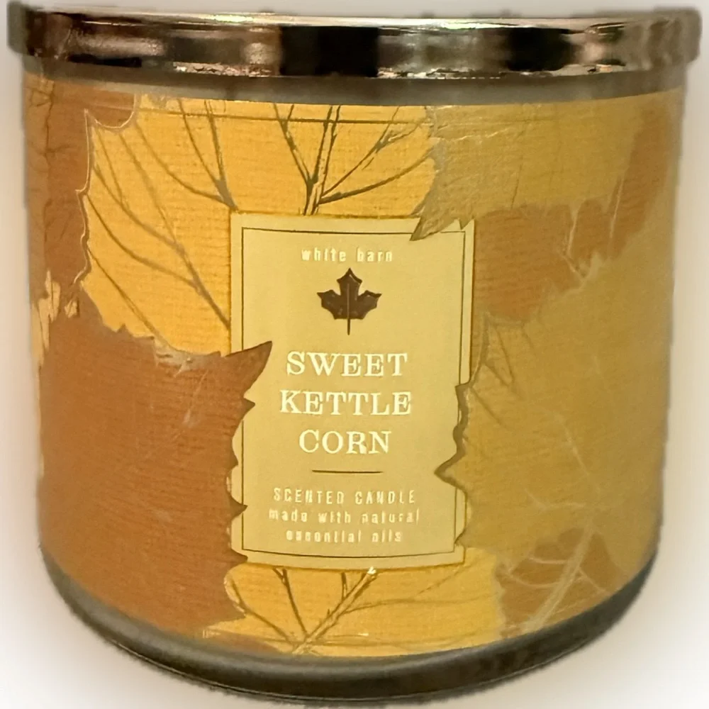 💛WHITE BARN💛Sweet Kettle Corn 3-Wick Candle/NWT - Picture 3 of 6
